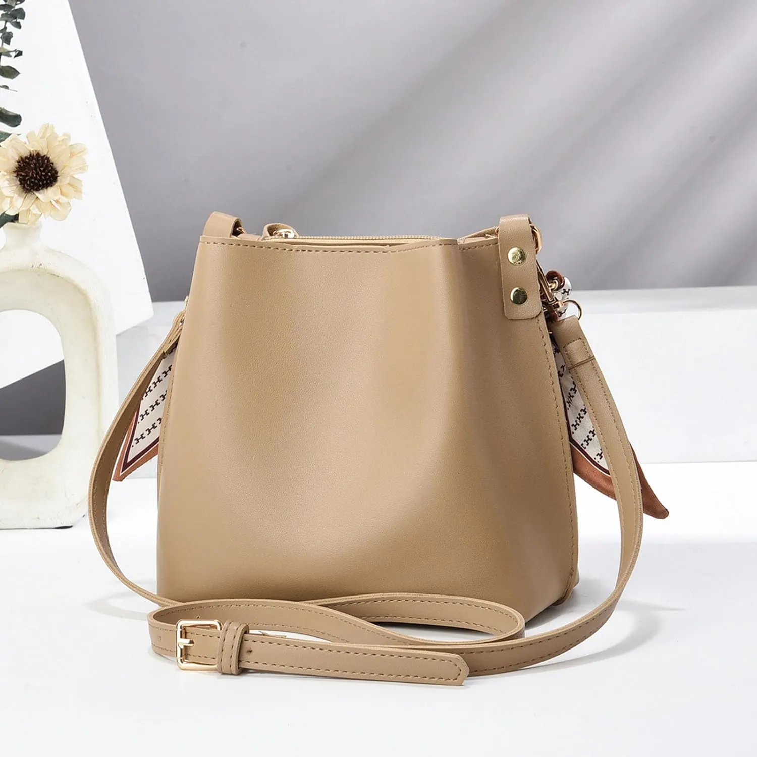 Luxury Chain Trendy Crossbody Bag PU Leather Fashion Handbag Large Capacity Shoulder Bags Bucket Purse for Women