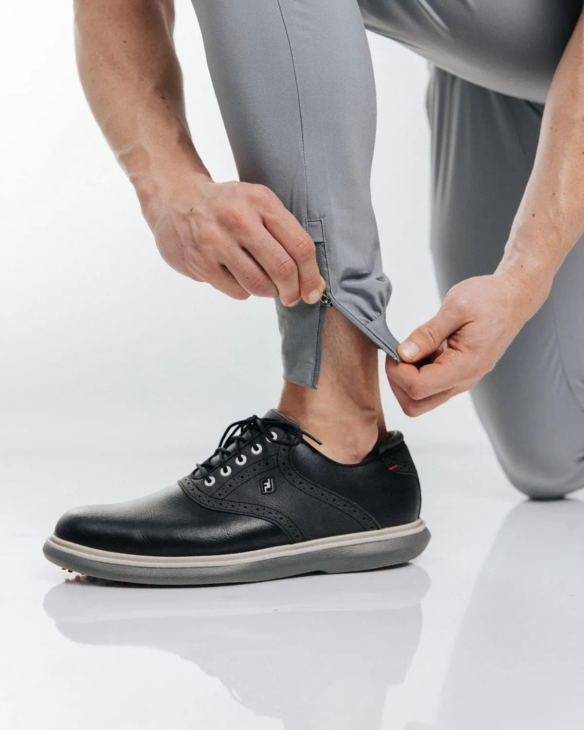 Primo Golf Jogger, Lightweight Four-Way Stretch Golf Pant, 4 Pockets, Inner Gel Waistband, Elastic Zipper Ankles