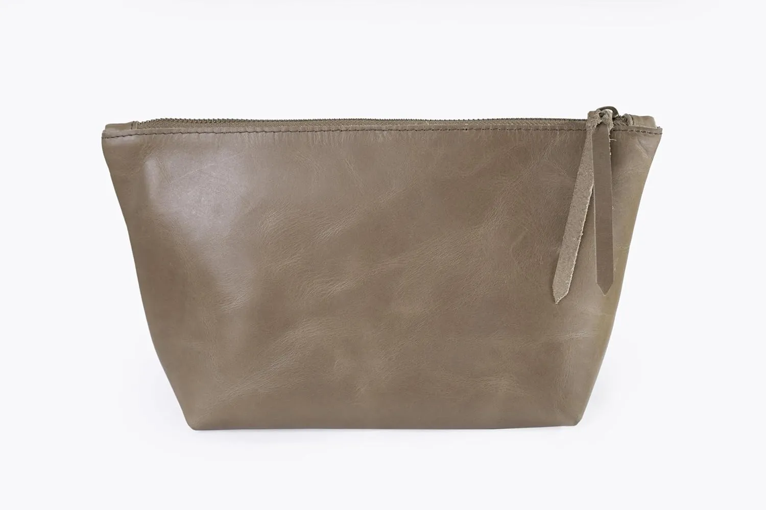Travel Makeup Bag  16 x 11 x 20cm Genuine Leather Makeup Bag Travel Essentials  Metallic Zipper Closure Make Up Pouch  Elegant and Stylish  Large Capacity Cosmetic Pouch  Olive
