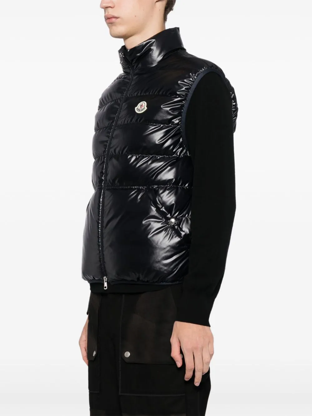 zip fastening vest