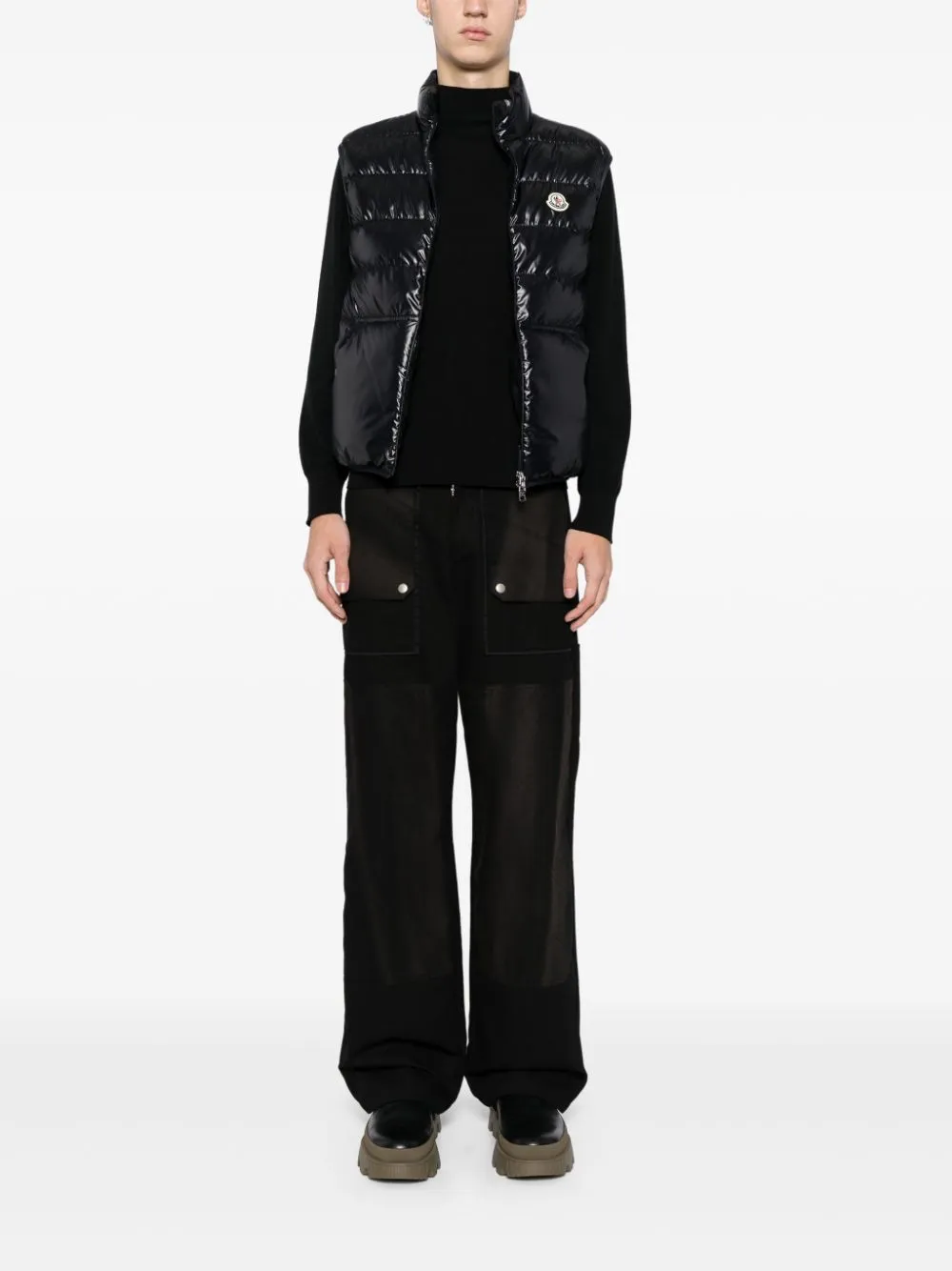 zip fastening vest